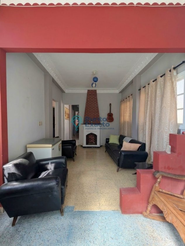 Casa Independiente de 4 habitaciones en venta en Santos Suárez, Diez de Octubre, La Habana