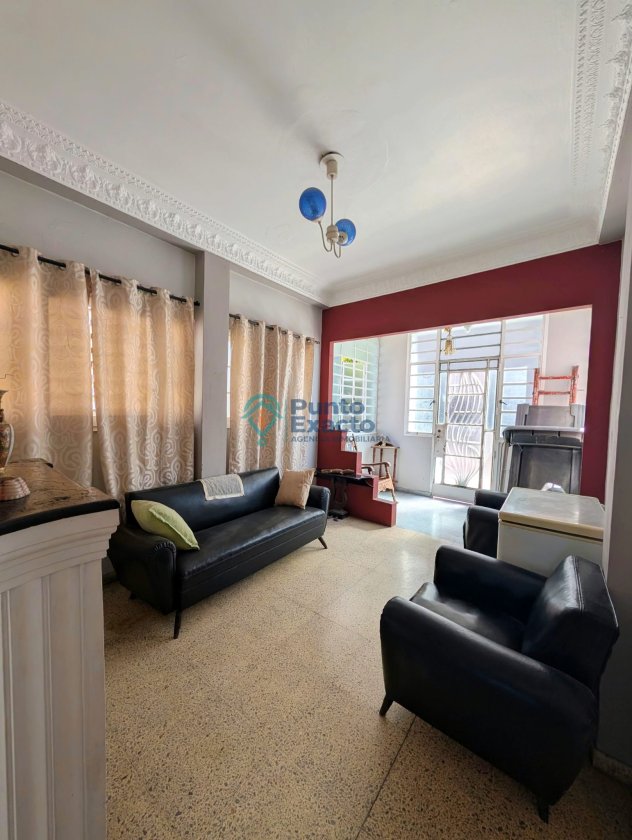 Casa Independiente de 4 habitaciones en venta en Santos Suárez, Diez de Octubre, La Habana