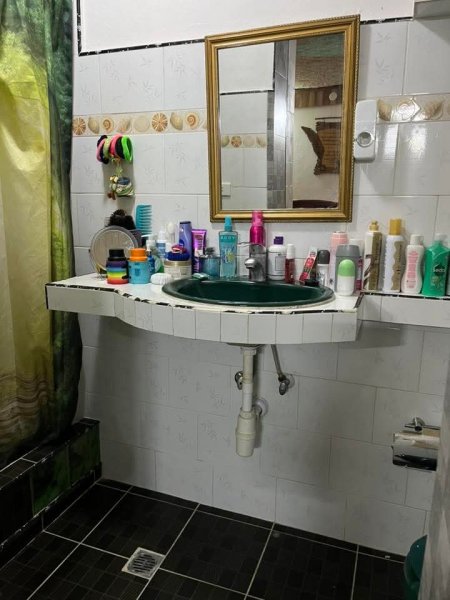 Casa Independiente de 6 habitaciones en venta en Santa Fe, Playa, La Habana - Miniatura 5