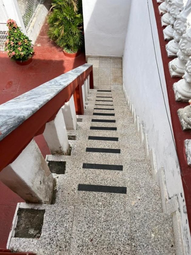 Casa Independiente de 6 habitaciones en venta en Santa Fe, Playa, La Habana