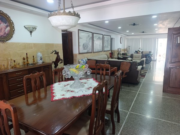 Casa Independiente de 4 habitaciones en venta en Alturas de La Habana, Boyeros, La Habana - 2