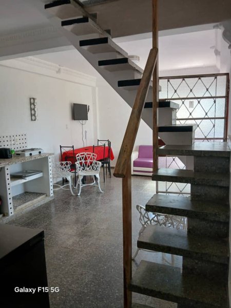 Biplanta de 3 habitaciones en venta en Guanabo, Habana del Este, La Habana - 2