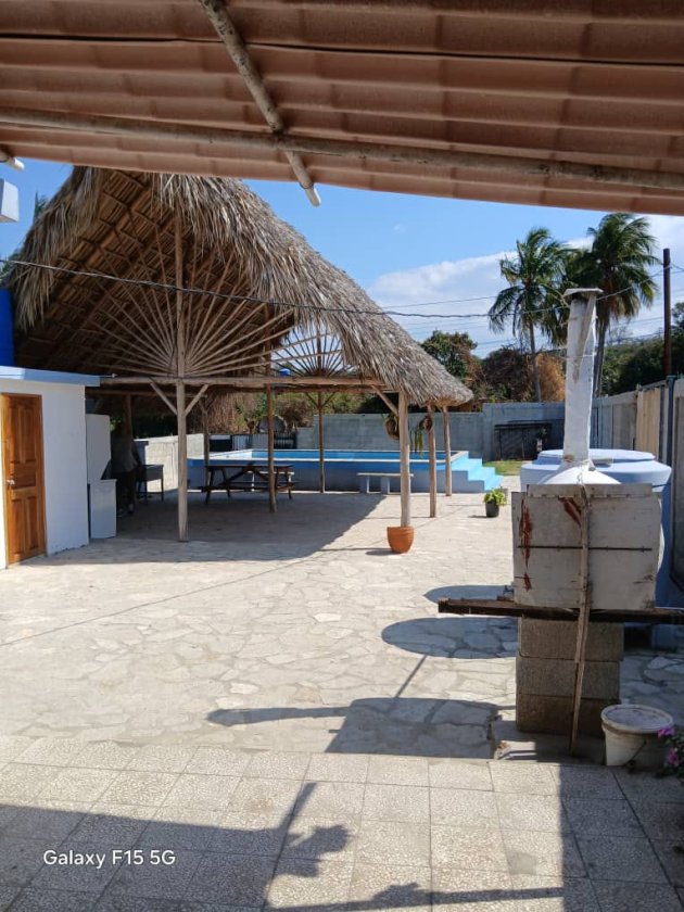 Biplanta de 3 habitaciones en venta en Guanabo, Habana del Este, La Habana