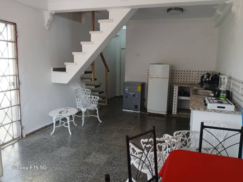 Biplanta de 3 habitaciones en venta en Guanabo, Habana del Este, La Habana