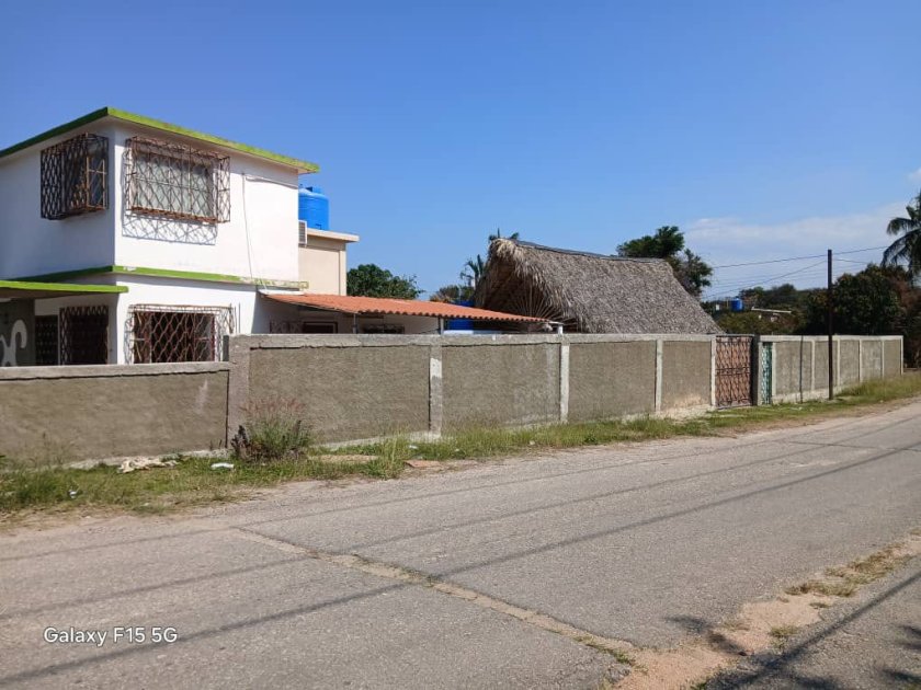 Biplanta de 3 habitaciones en venta en Guanabo, Habana del Este, La Habana
