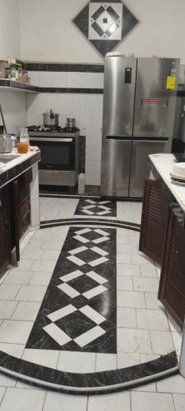 Casa Independiente de 6 habitaciones en venta en Guanabo, Habana del Este, La Habana