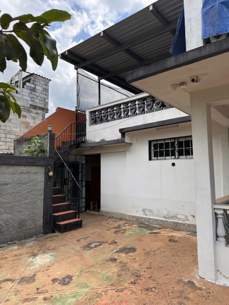 Casa de 3 habitaciones en venta en Boyeros, La Habana