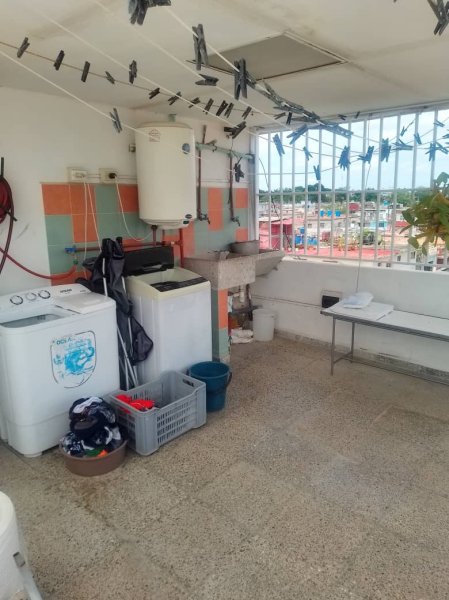 Casa de 3 habitaciones en venta en Santos Suárez, Diez de Octubre, La Habana - 4