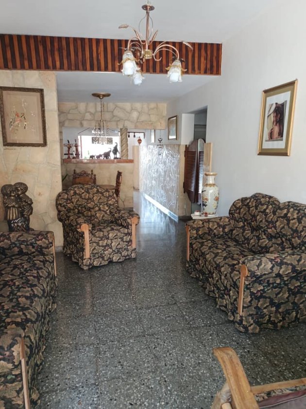 Casa Independiente de 4 habitaciones en venta en Arroyo Arenas, La Lisa, La Habana