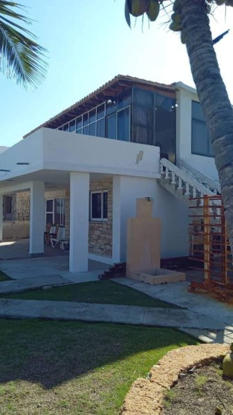 Casa de 5 habitaciones en venta en Guanabo, Habana del Este, La Habana