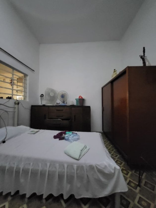 Casa Independiente de 5 habitaciones en venta en Buenavista, Playa, La Habana