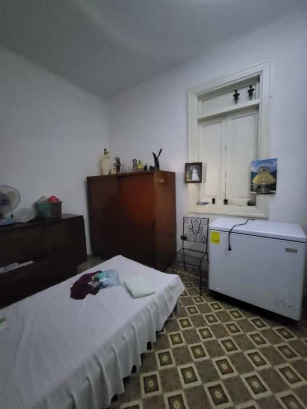 Casa Independiente de 5 habitaciones en venta en Buenavista, Playa, La Habana