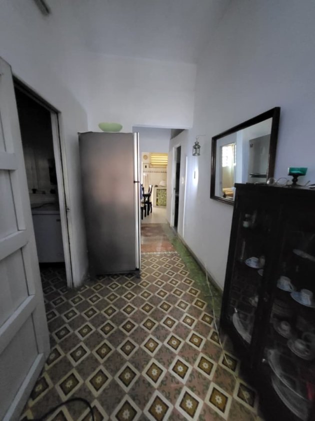 Casa Independiente de 5 habitaciones en venta en Buenavista, Playa, La Habana