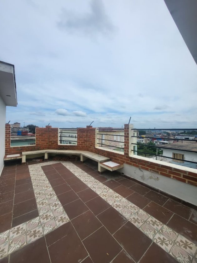 Apartment with 4 bedrooms for sale in Luyanó, Diez de Octubre, La Habana