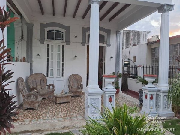 Casa Independiente de 6 habitaciones en venta en Vedado, Plaza de la Revolución, La Habana - 2