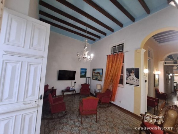 Casa Independiente de 6 habitaciones en venta en Vedado, Plaza de la Revolución, La Habana - 3