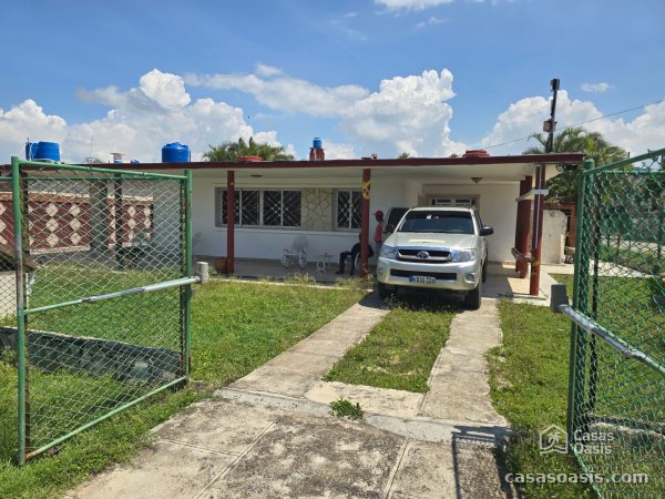 Casa Independiente de 4 habitaciones en venta en Boca Ciega, Habana del Este, La Habana