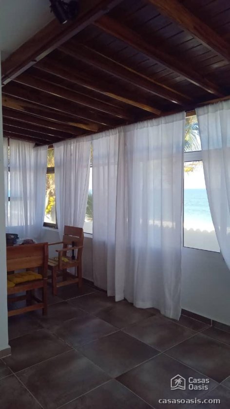 Casa Independiente de 4 habitaciones en venta en Guanabo, Habana del Este, La Habana