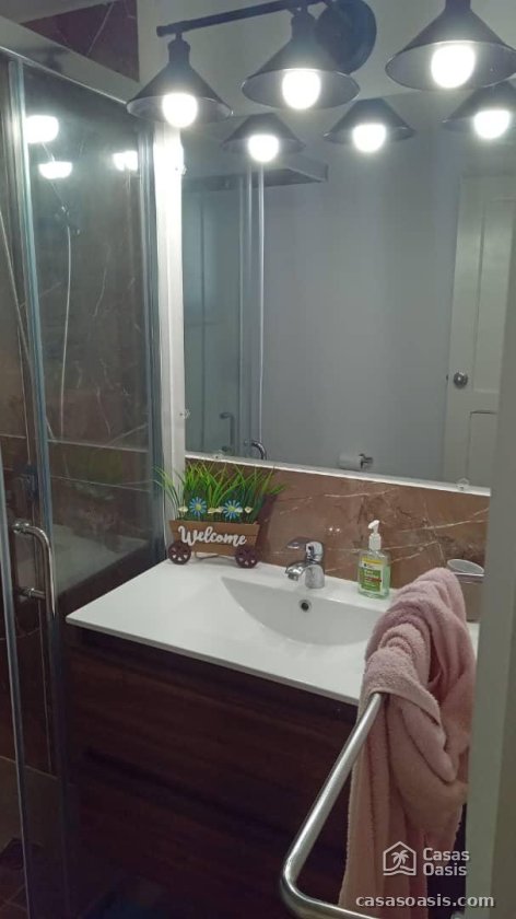 Casa Independiente de 4 habitaciones en venta en Guanabo, Habana del Este, La Habana