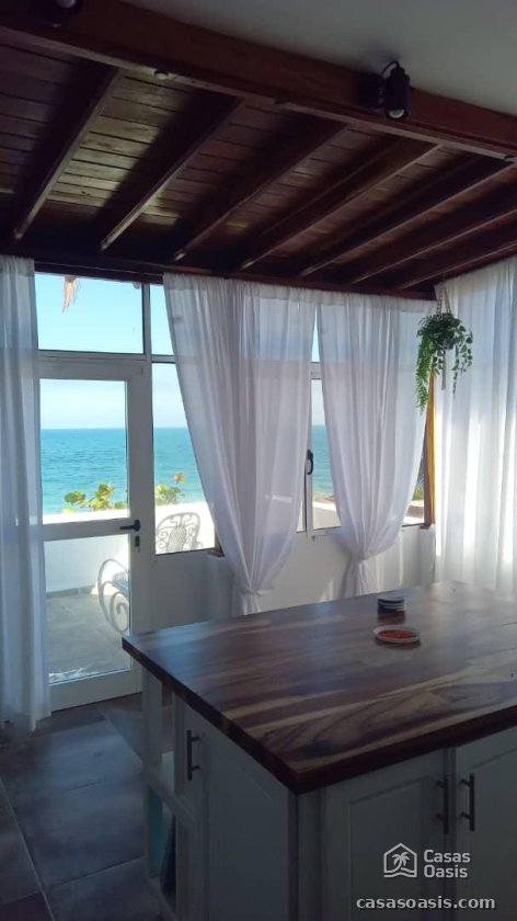 Casa Independiente de 4 habitaciones en venta en Guanabo, Habana del Este, La Habana