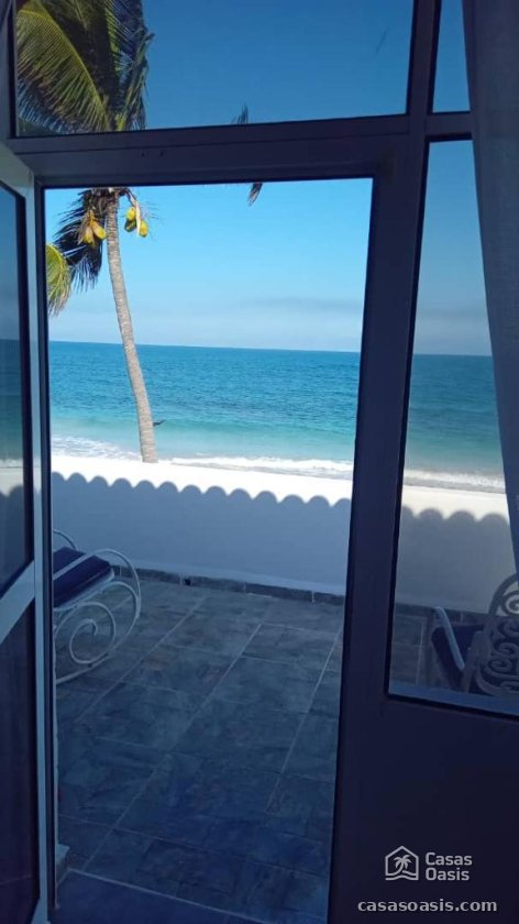 Casa Independiente de 4 habitaciones en venta en Guanabo, Habana del Este, La Habana