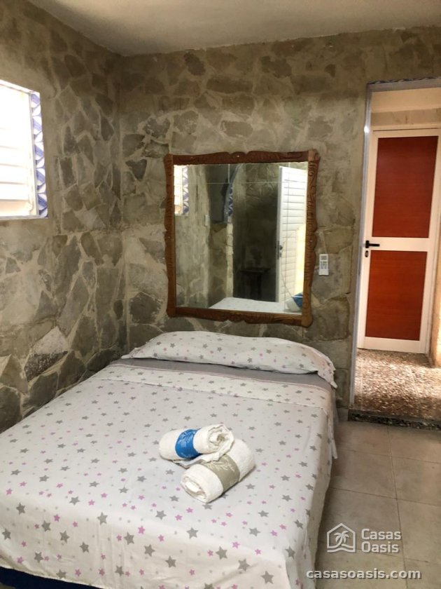 Casa Independiente de 3 habitaciones en venta en Guanabo, Habana del Este, La Habana