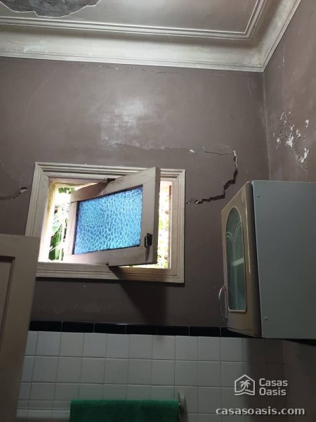 Casa Independiente de 4 habitaciones en venta en Diez de Octubre, La Habana - 2