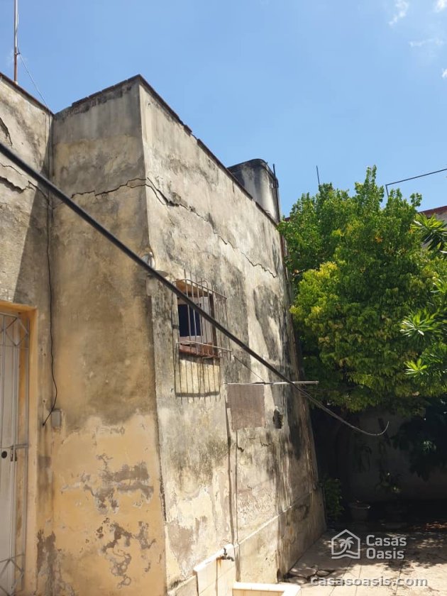 Casa Independiente de 4 habitaciones en venta en Diez de Octubre, La Habana