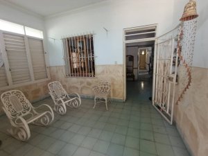 Casa Independiente de 4 habitaciones en venta en Miramar, Playa, La Habana - Miniatura 2