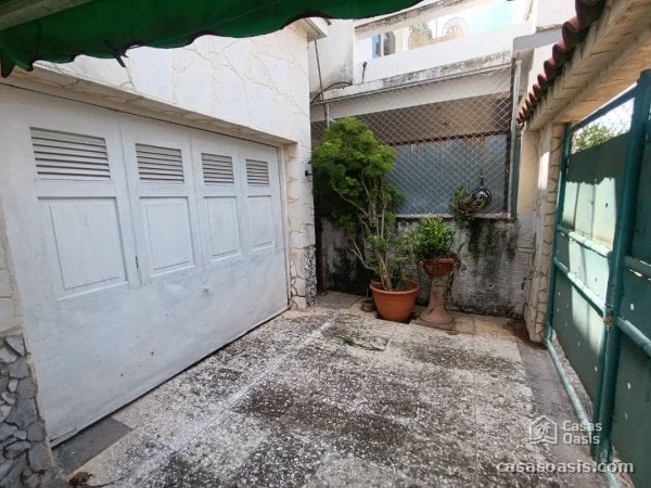 Casa Independiente de 4 habitaciones en venta en Miramar, Playa, La Habana