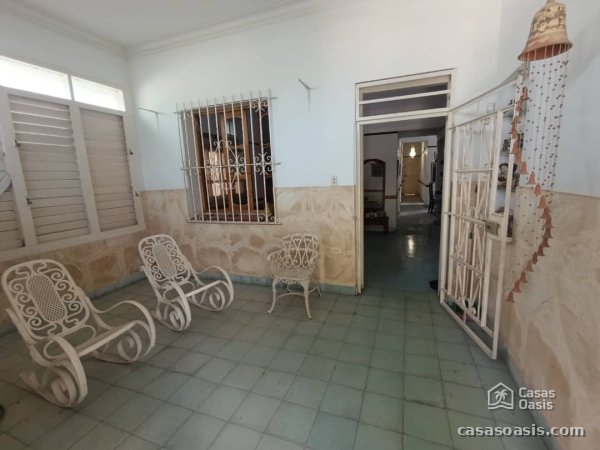 Casa Independiente de 4 habitaciones en venta en Miramar, Playa, La Habana - 2