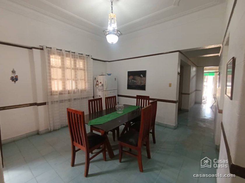 Casa Independiente de 4 habitaciones en venta en Miramar, Playa, La Habana