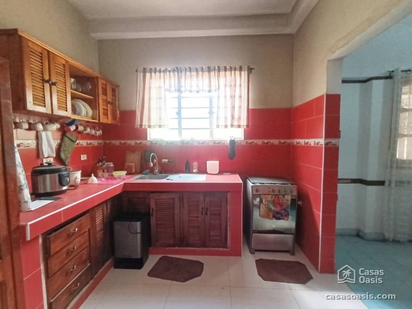 Casa Independiente de 4 habitaciones en venta en Miramar, Playa, La Habana