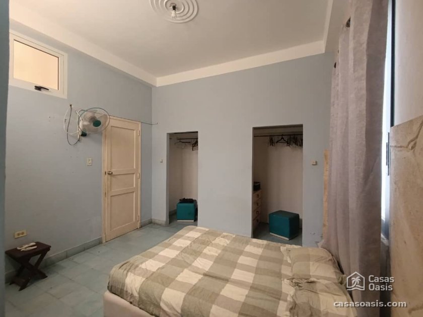Casa Independiente de 4 habitaciones en venta en Miramar, Playa, La Habana