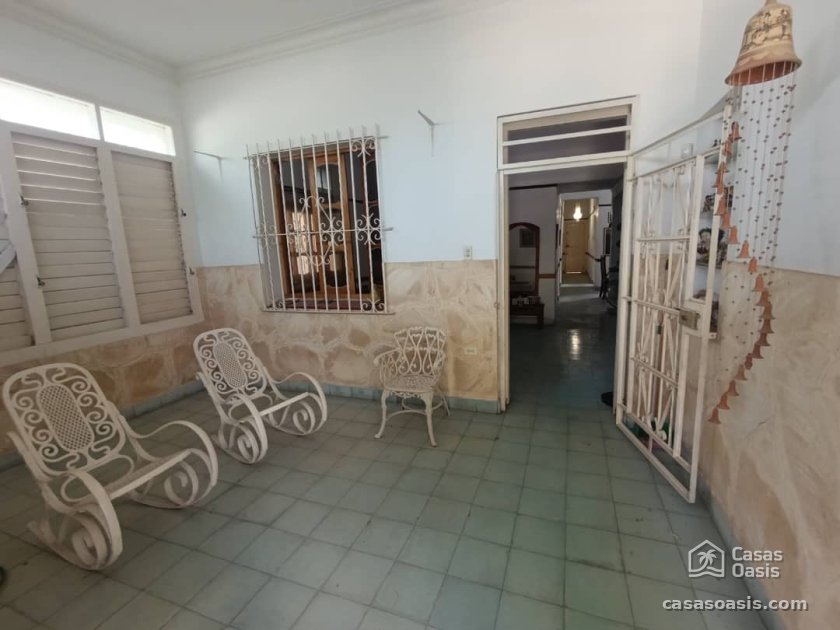 Casa Independiente de 4 habitaciones en venta en Miramar, Playa, La Habana