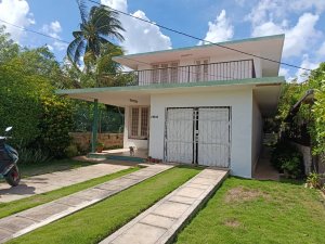 Casa Independiente de 4 habitaciones en venta en Santa Fe, Playa, La Habana - Miniatura 2