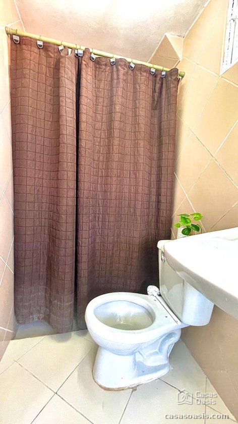 Casa de 3 habitaciones en venta en La Ceiba, Playa, La Habana