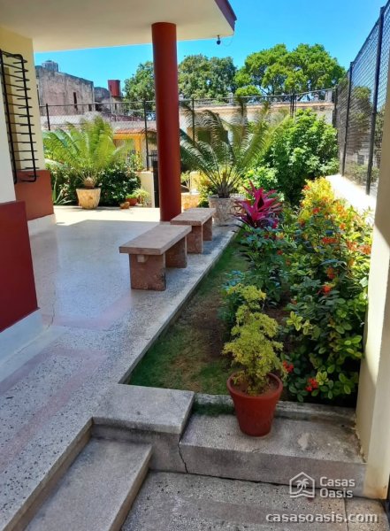Casa de 5 habitaciones en venta en La Ceiba, Playa, La Habana - 4