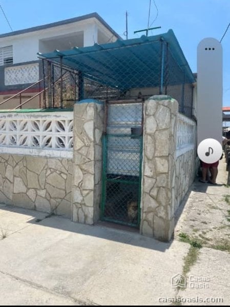 Casa Independiente de 3 habitaciones en venta en Guanabo, Habana del Este, La Habana