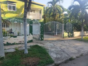 Casa de 4 habitaciones en venta en Siboney - Playa, Playa, La Habana - Miniatura 1