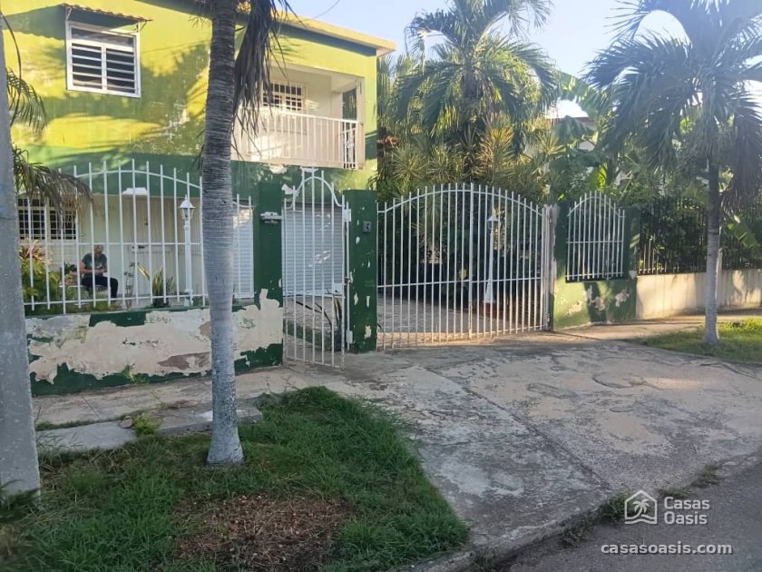 Casa de 4 habitaciones en venta en Siboney - Playa, Playa, La Habana