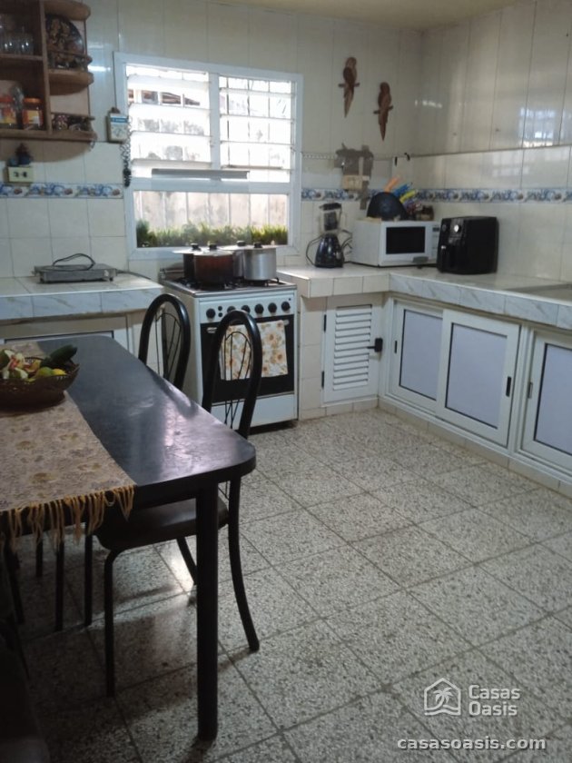 Casa de 4 habitaciones en venta en Siboney - Playa, Playa, La Habana