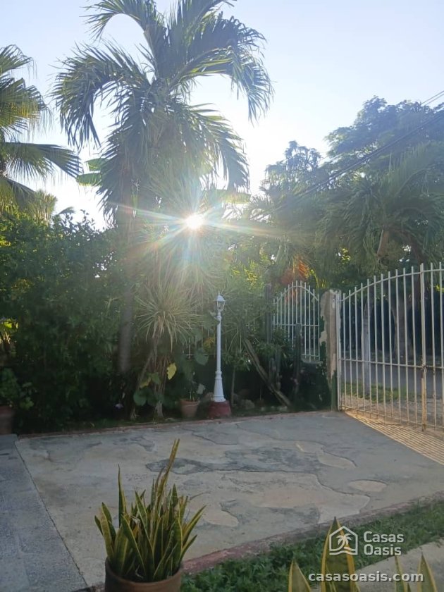 Casa de 4 habitaciones en venta en Siboney - Playa, Playa, La Habana