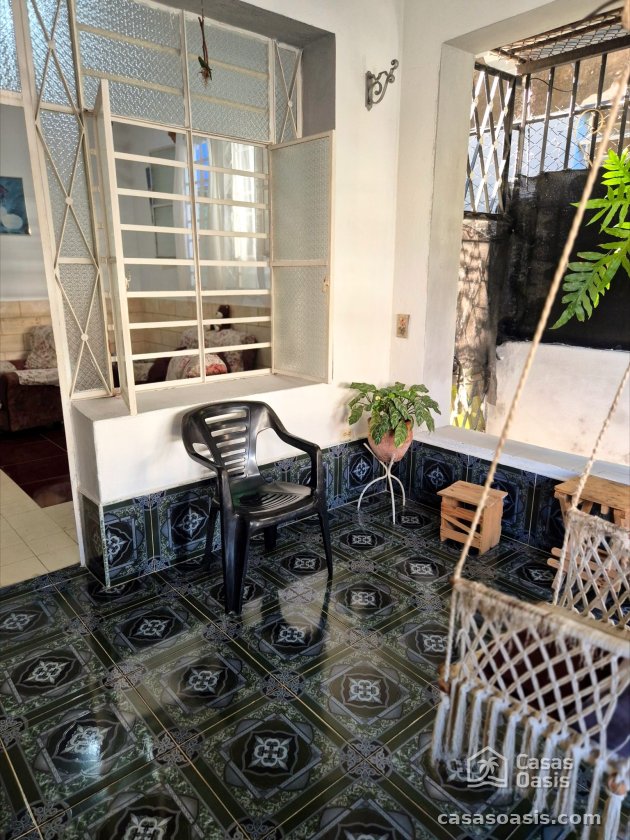 Biplanta de 3 habitaciones en venta en Santos Suárez, Diez de Octubre, La Habana