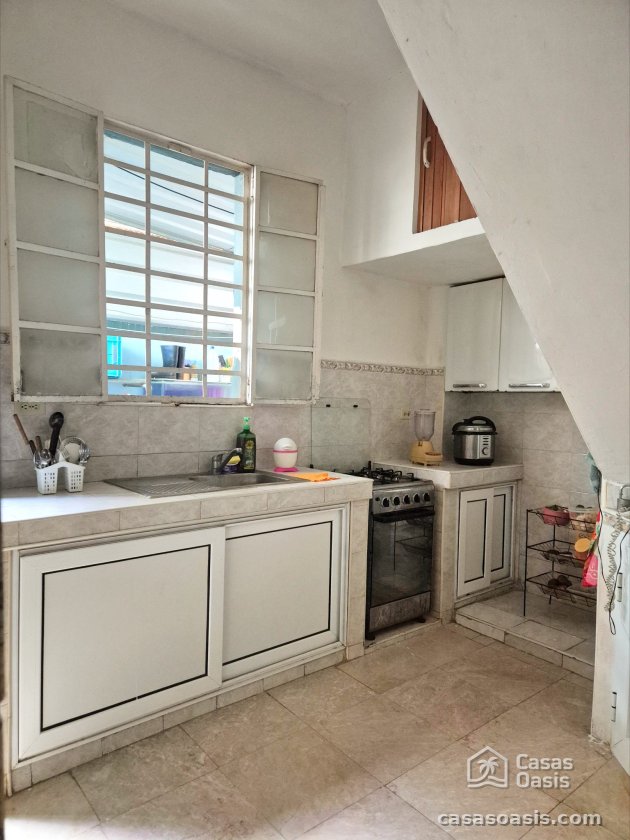 Biplanta de 3 habitaciones en venta en Santos Suárez, Diez de Octubre, La Habana
