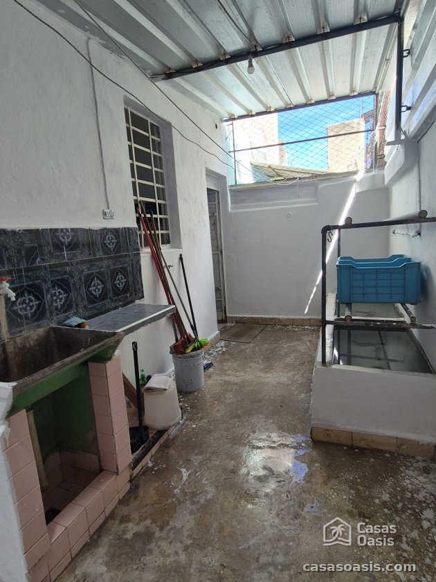 Biplanta de 3 habitaciones en venta en Santos Suárez, Diez de Octubre, La Habana