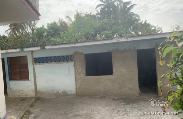 Casa Independiente de 6 habitaciones en venta en Jaimanitas, Playa, La Habana - 2
