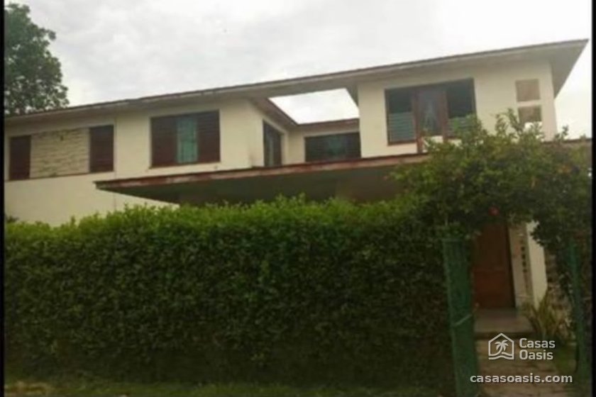 Casa Independiente de 6 habitaciones en venta en Jaimanitas, Playa, La Habana