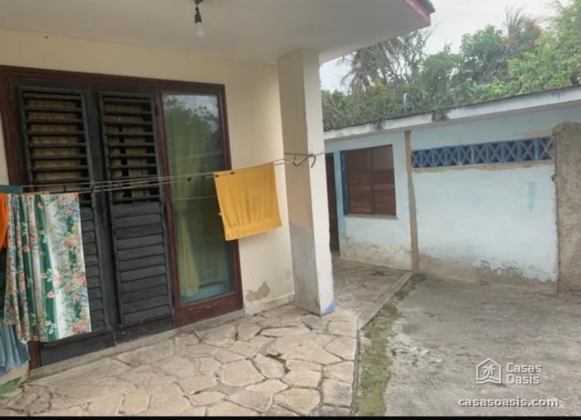 Casa Independiente de 6 habitaciones en venta en Jaimanitas, Playa, La Habana