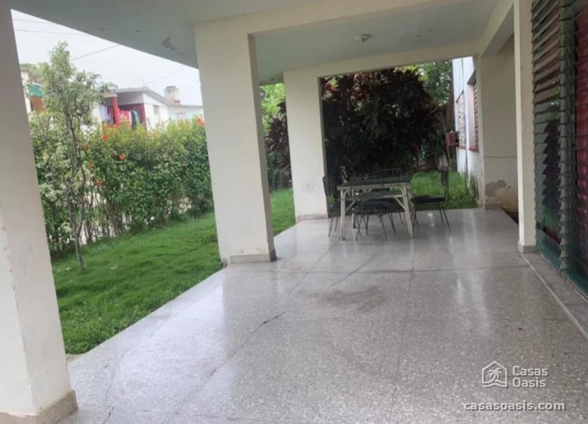 Casa Independiente de 6 habitaciones en venta en Jaimanitas, Playa, La Habana